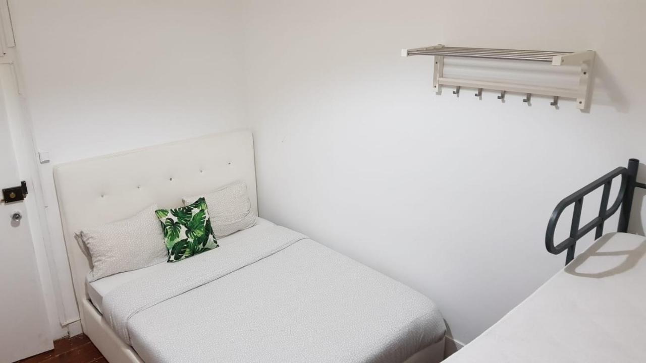 7 Luz Hostel Лісабон Екстер'єр фото
